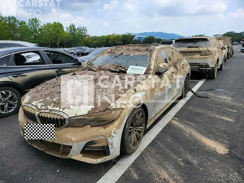 Photo 2 of 10: 2020 BMW 320i, VIN WBA5X5109MFK51807 — Korean insurance auction