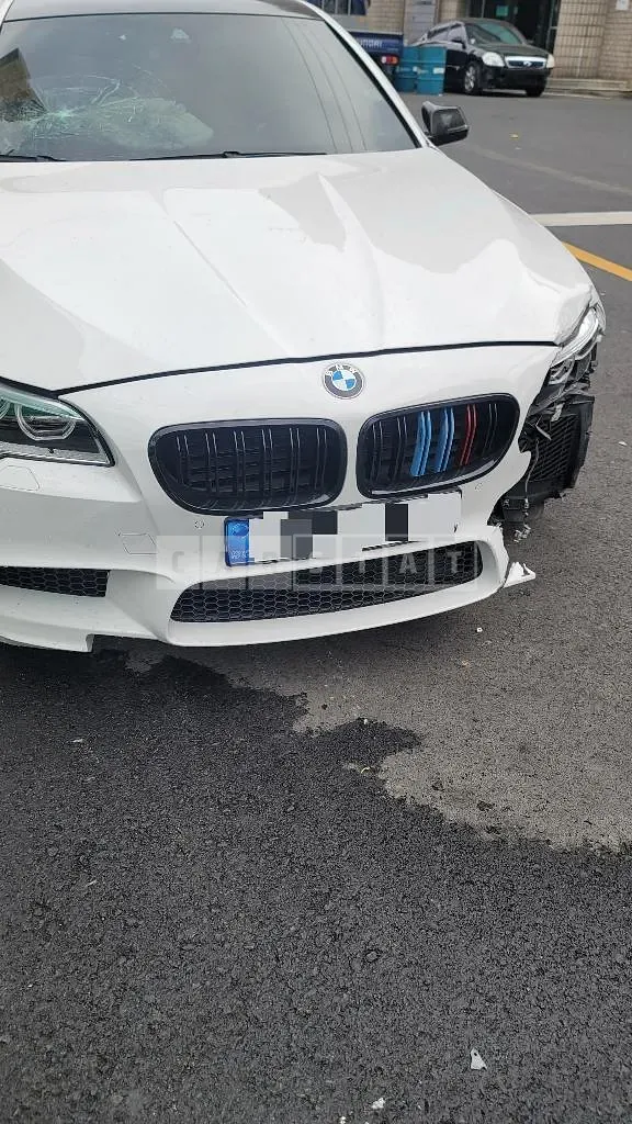 Photo 2 of 47: 2023 BMW 520d, VIN WBA5E5107FG059806 — Korean insurance auction