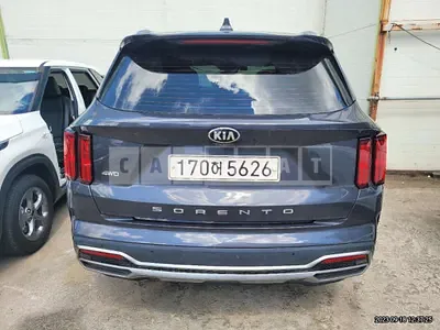 Photo 1 of 19: 2021 Kia Sorento, VIN KNARL81BHMA089936 — Korean insurance auction