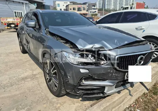 Photo 2 of 26: 2020 Volvo V90CCD5 AWD — Korean insurance auction