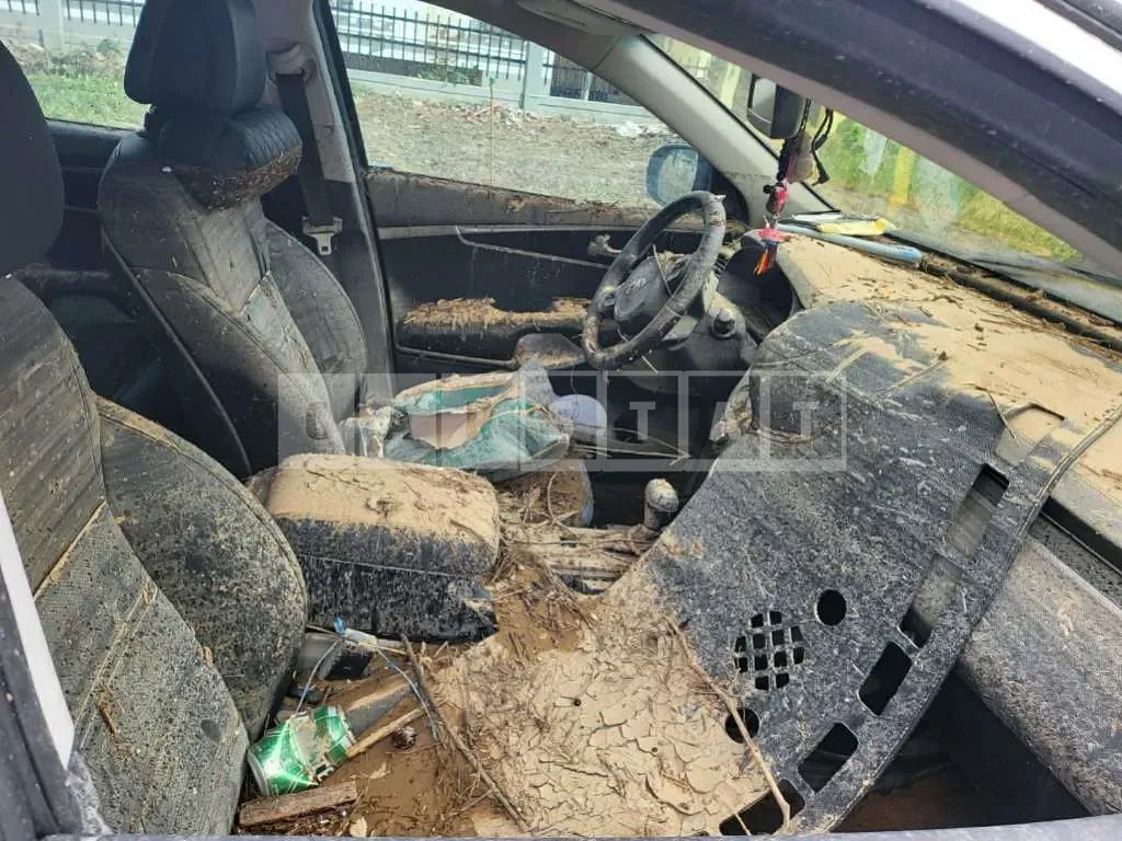 Photo 2 of 19: 2016 Kia Sorento, VIN KNAPH81ADGA130341 — Korean insurance auction