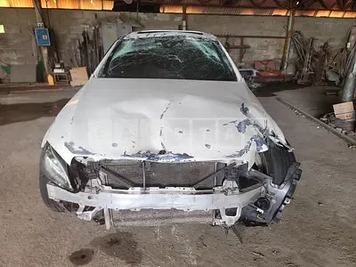 Photo 1 of 11: 2018 Mercedes-Benz C Class (4th Generation) C220 d Avant-Garde — Korean insurance auction