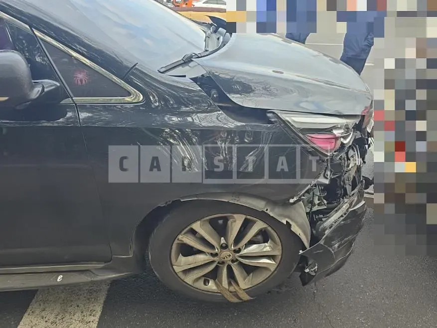 Photo 2 of 15: 2015 Kia Carnivals — Korean insurance auction