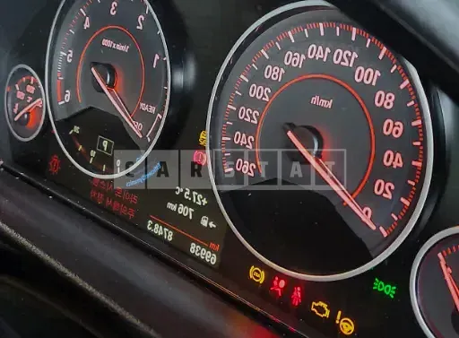 Photo 2 of 9: 2016 BMW 320d, VIN WBA8C5103GK639717 — Korean insurance auction