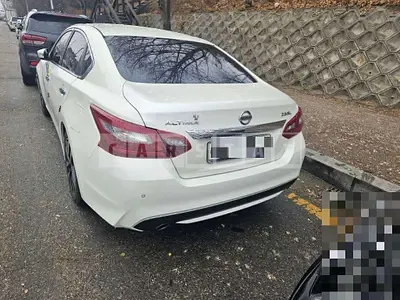 Photo 1 of 9: 2018 Nissan Altima 2.5 — Korean insurance auction