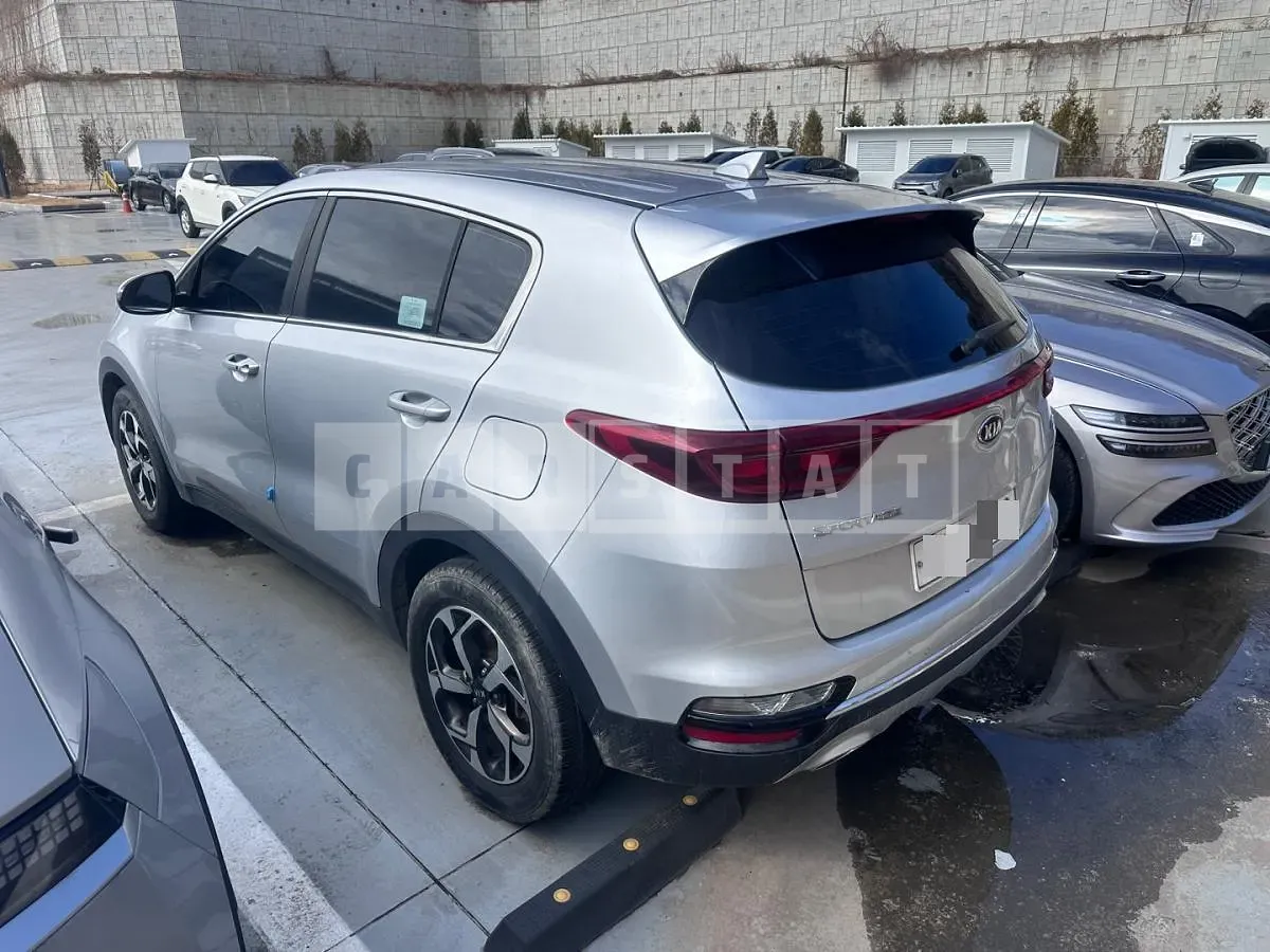 Photo 2 of 17: 2021 Kia Sportage 4WD — Korean insurance auction