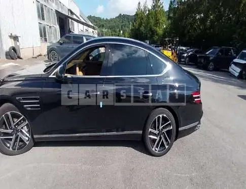 Photo 2 of 24: 2025 Genesis G80 — Korean insurance auction