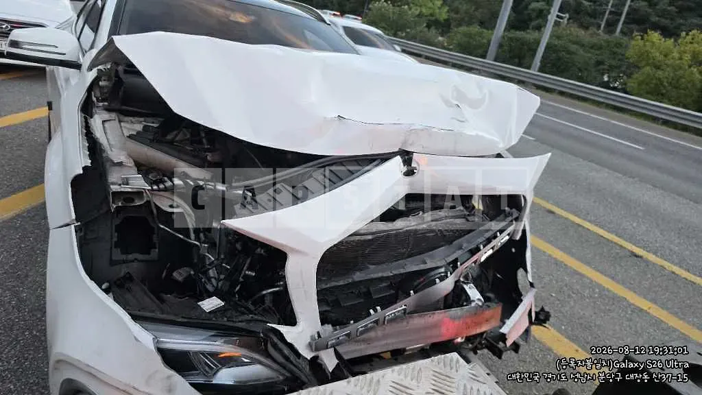 Photo 2 of 8: 2019 Mercedes-Benz GLA220 — Korean insurance auction