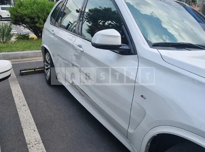 Photo 2 of 9: 2016 BMW X5 xDrive 40d, VIN WBAKS6101G0N62324 — Korean insurance auction