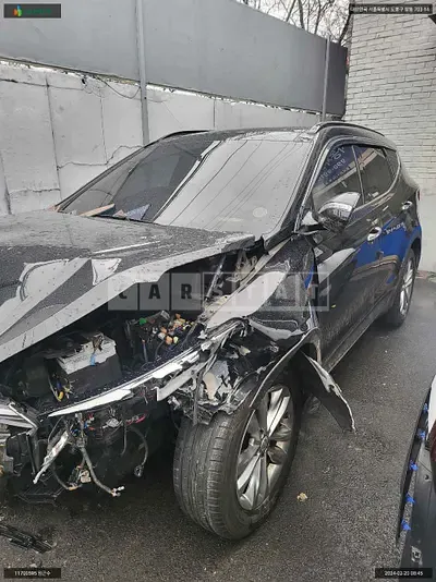 Photo 1 of 11: 2017 Hyundai Santa Fe, VIN KMHSW81UBJU848923 — Korean insurance auction