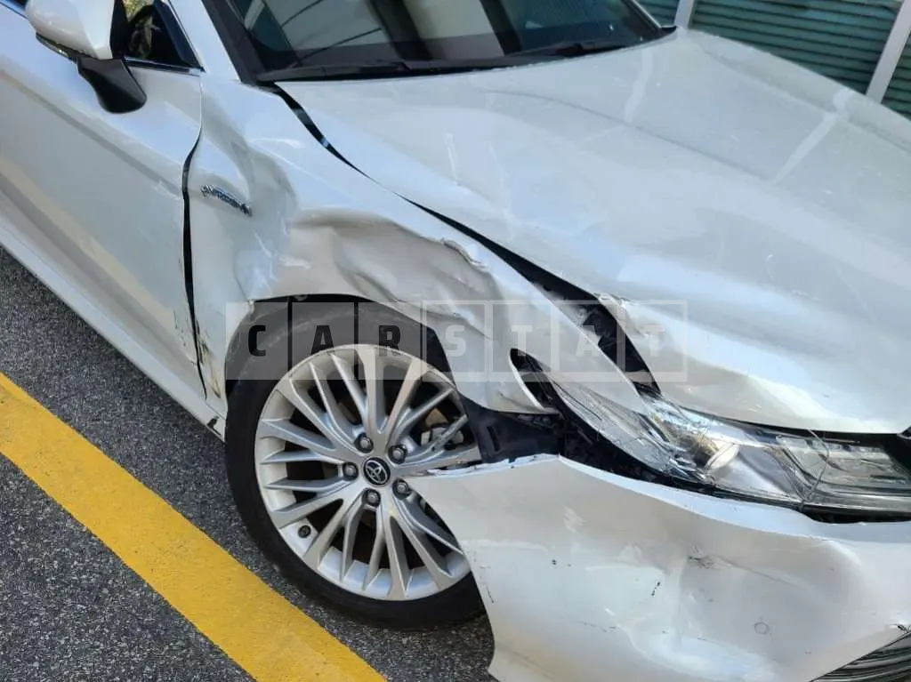 Photo 2 of 5: 2018 Toyota Camry Hybrid, VIN JTNB21HK0J3011932 — Korean insurance auction