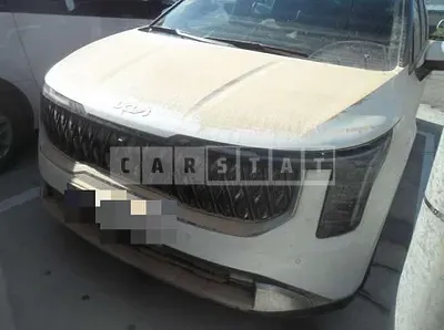 Photo 1 of 29: 2024 Kia Carnivals, VIN KNANC81BBSS512058 — Korean insurance auction