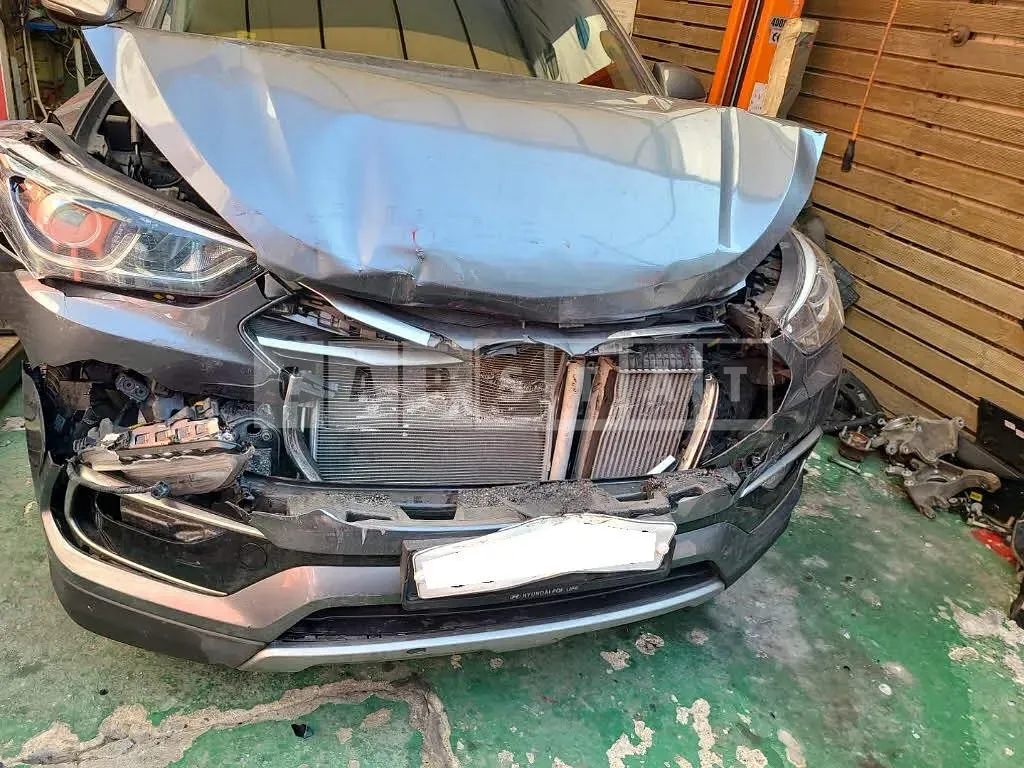 Photo 2 of 29: 2015 Hyundai Santa Fe, VIN KMHSW81UBGU588219 — Korean insurance auction