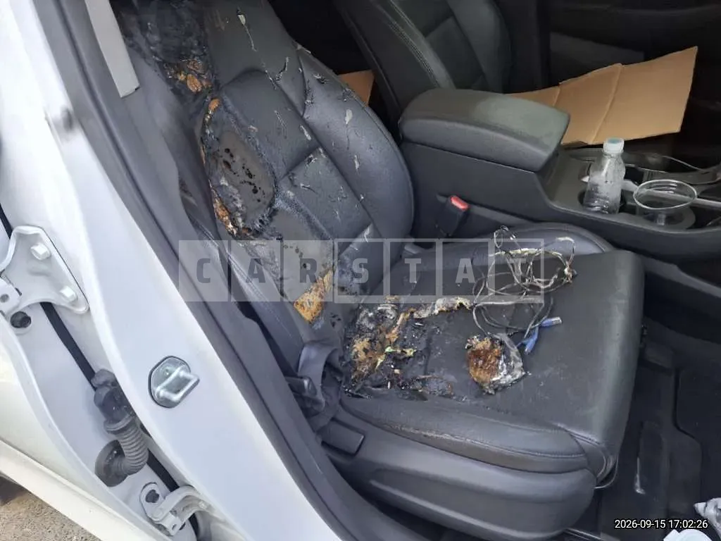 Photo 2 of 7: 2017 Hyundai Tucson TL — Korean insurance auction