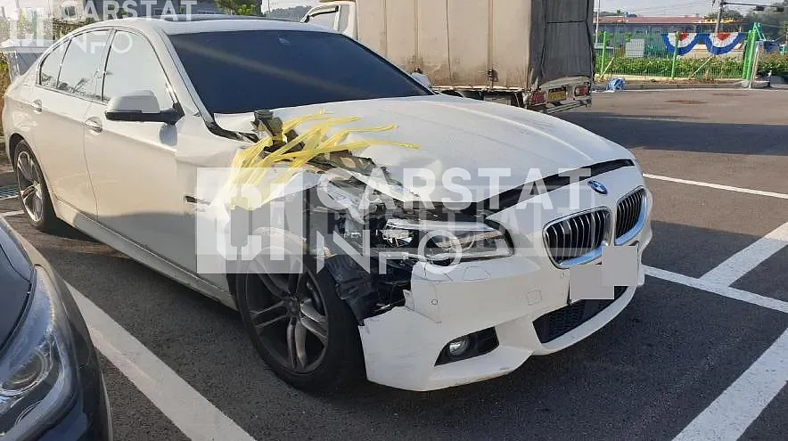Photo 2 of 5: 2016 BMW 520d, VIN WBA5E5105GG207856 — Korean insurance auction
