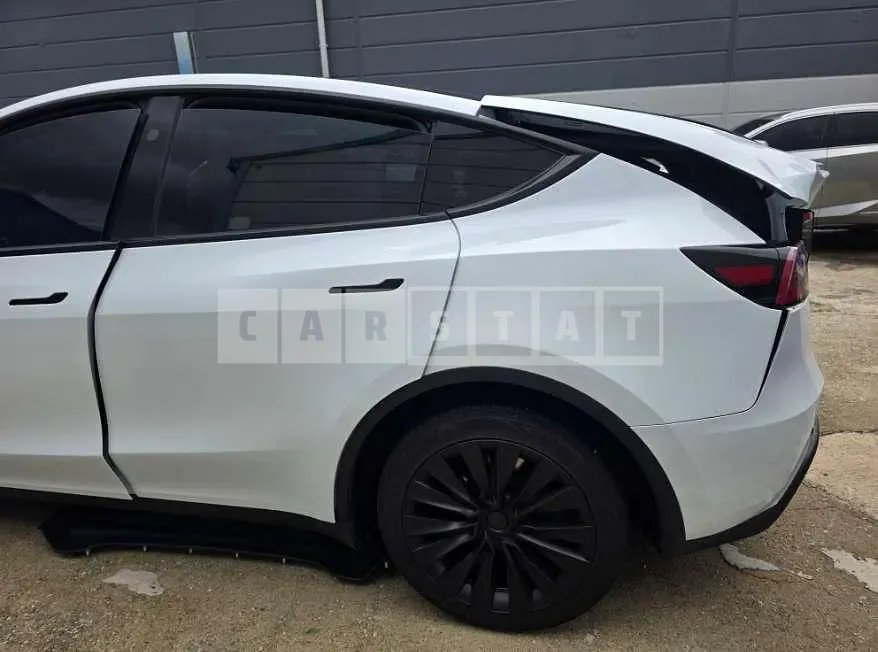Photo 2 of 5: 2024 Tesla Model Y RWD — Korean insurance auction
