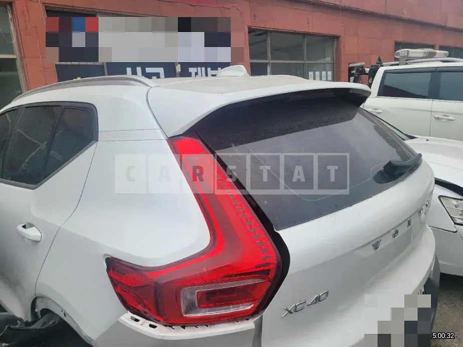 Photo 2 of 18: 2019 Volvo XC40T4 AWD, VIN YV1XZACACK2134426 — Korean insurance auction