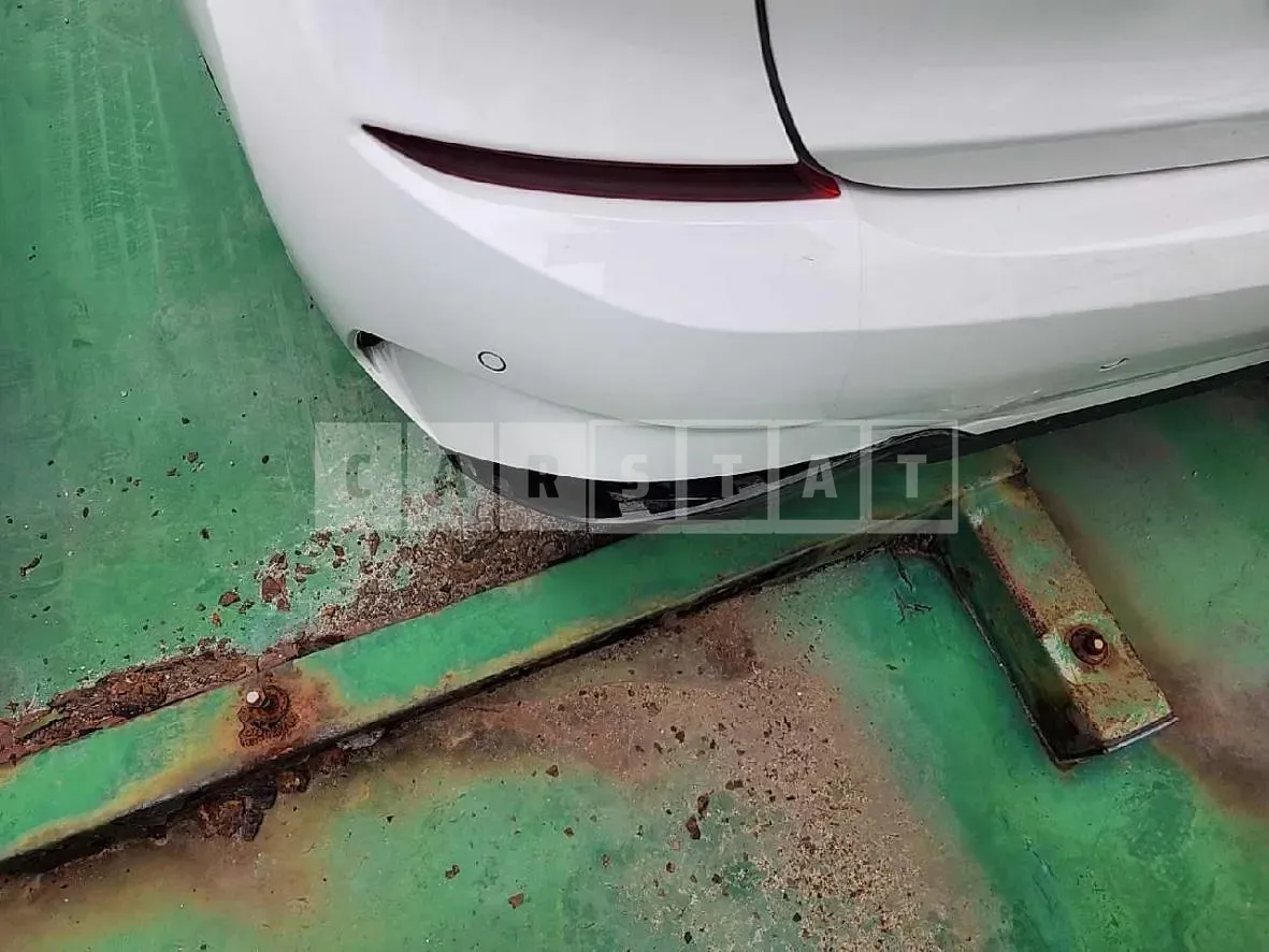 Photo 2 of 15: 2022 BMW 320e — Korean insurance auction