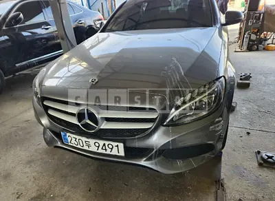 Photo 1 of 10: 2018 Mercedes-Benz C 200d — Korean insurance auction