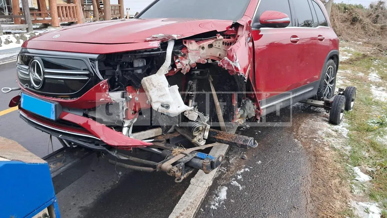 Photo 2 of 25: 2023 Mercedes-Benz EQB 300, VIN W1N9M0JBXPN024906 — Korean insurance auction