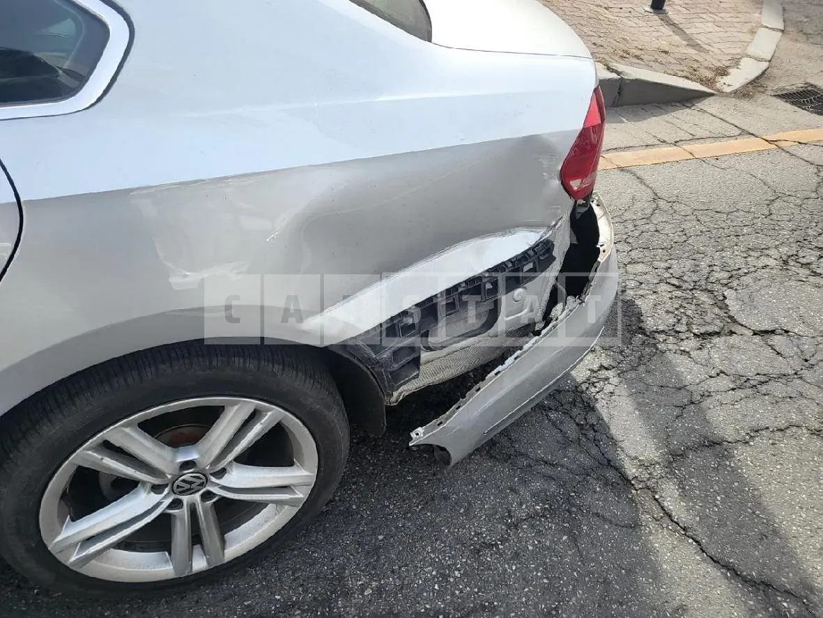 Photo 2 of 6: 2015 Volkswagen Passat 2.0 TDI, VIN 1VWZZZA3ZFC066811 — Korean insurance auction