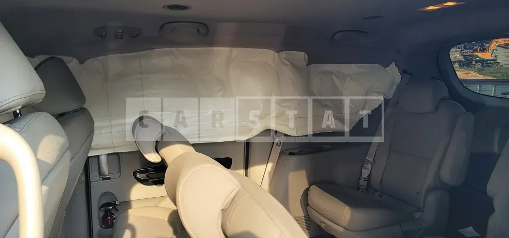 Photo 2 of 10: 2019 Kia Carnival, VIN KNAMC81ABKS506538 — Korean insurance auction