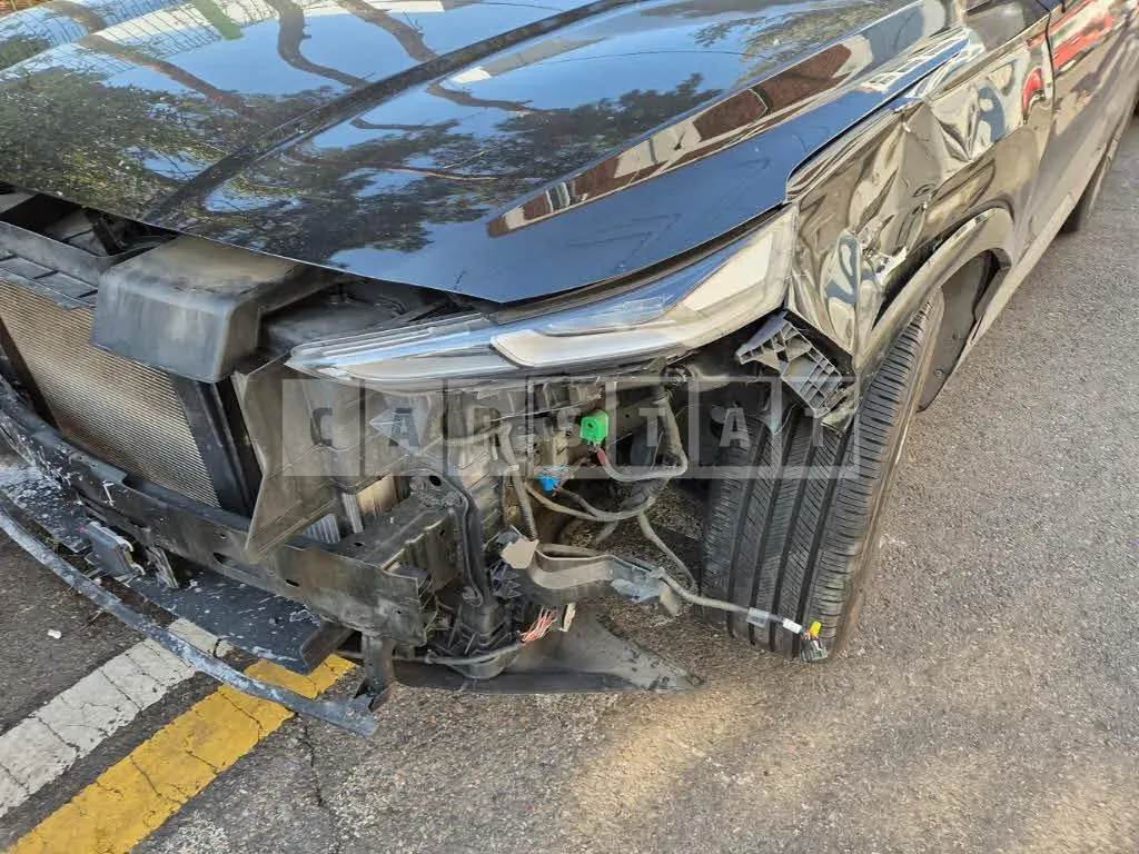 Photo 2 of 48: 2019 Hyundai Santa Fe, VIN KMHS581CDLU221855 — Korean insurance auction