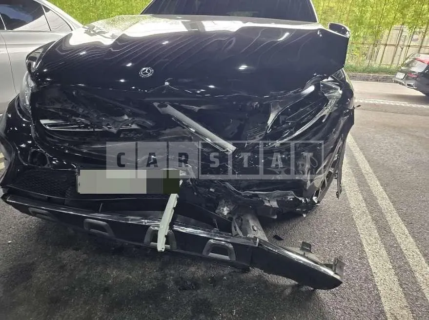 Photo 2 of 9: 2018 Mercedes-Benz GLC250 d 4Matic — Korean insurance auction