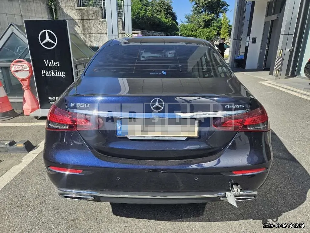 Photo 2 of 37: 2022 Mercedes-Benz E350 4Matic — Korean insurance auction