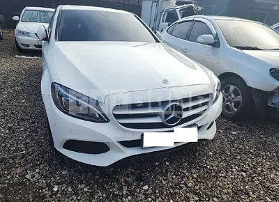 Photo 1 of 10: 2018 Mercedes-Benz C 200d, VIN WDDWF3HB1JR349512 — Korean insurance auction