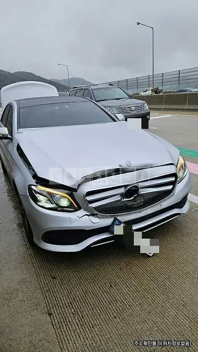 Photo 1 of 4: 2017 Mercedes-Benz E300 — Korean insurance auction