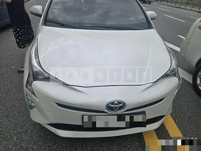 Photo 1 of 9: 2017 Toyota Prius — Korean insurance auction