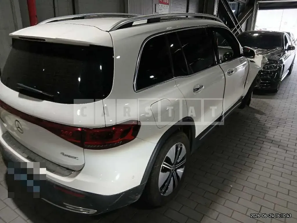 Photo 2 of 18: 2022 Mercedes-Benz EQB300 4Matic — Korean insurance auction