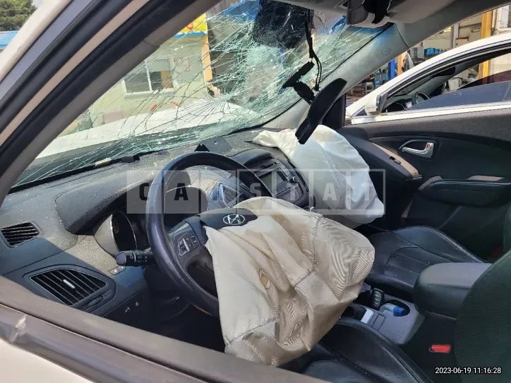 Photo 2 of 14: 2014 Hyundai Tucson ix — Korean insurance auction
