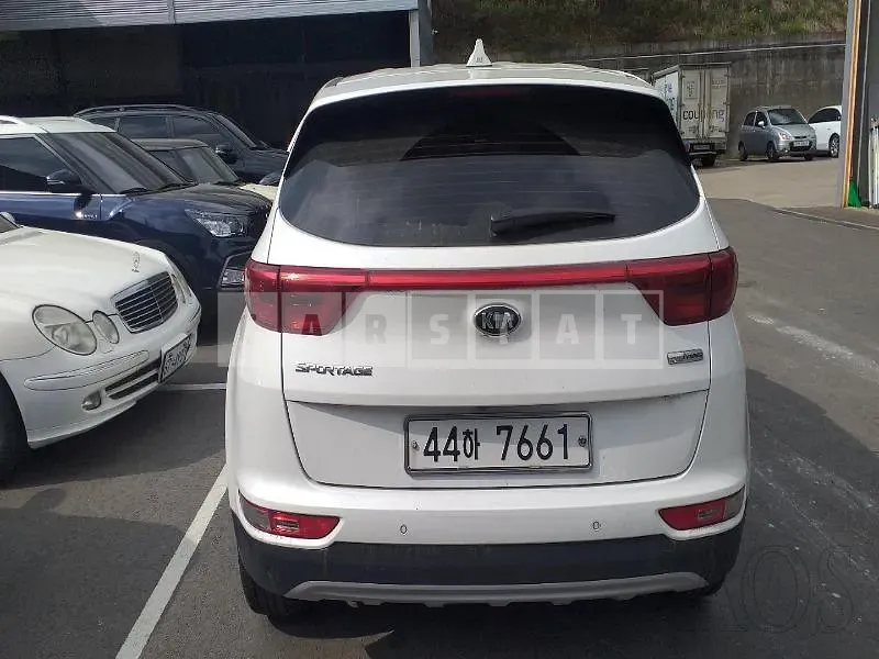 Photo 2 of 15: 2018 Kia Sportage, VIN KNAPL813BJK529786 — Korean insurance auction