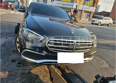 Photo 1 of 28: 2023 Mercedes-Benz E350 4Matic — Korean insurance auction
