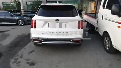 Photo 1 of 9: 2021 Kia Sorento, VIN KNARH81BGMA088715 — Korean insurance auction