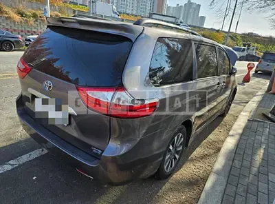 Photo 1 of 7: 2019 Toyota Siena AWD — Korean insurance auction