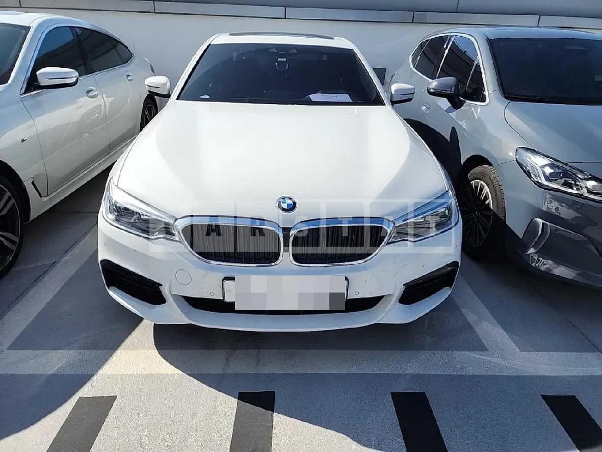 Photo 2 of 3: 2018 BMW (parts) 520d Headlamp — Korean insurance auction
