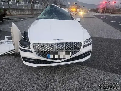 Photo 1 of 10: 2022 Genesis G80 — Korean insurance auction
