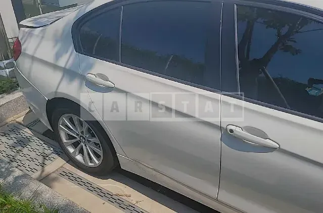 Photo 2 of 9: 2016 BMW 320d, VIN WBA8C5104GK641265 — Korean insurance auction