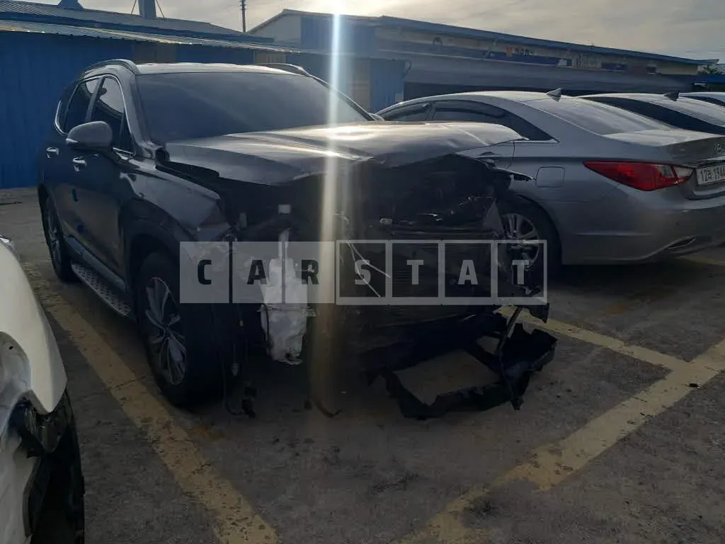 Photo 2 of 14: 2019 Hyundai Santa Fe, VIN KMHS281ABLU236247 — Korean insurance auction