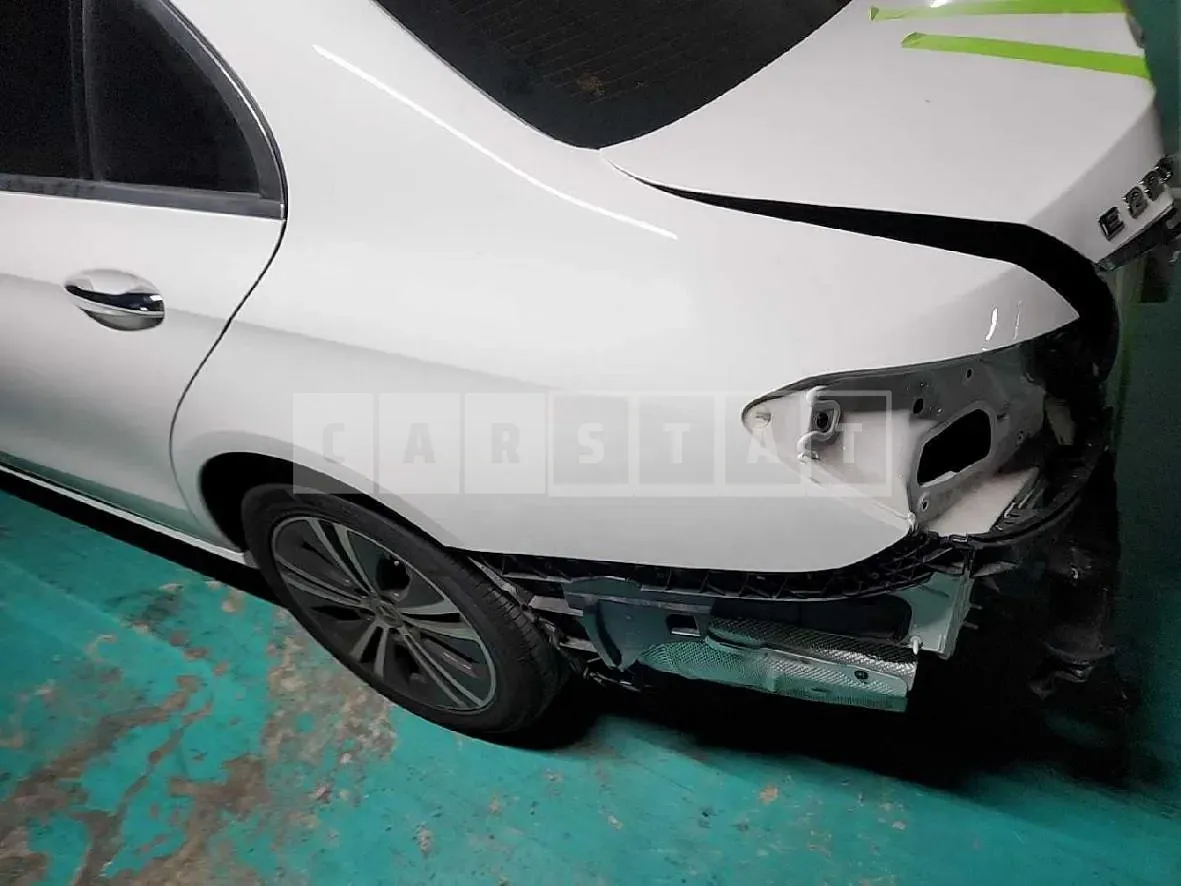 Photo 2 of 24: 2020 Mercedes-Benz E220 d, VIN W1KZF0EB1LA840597 — Korean insurance auction