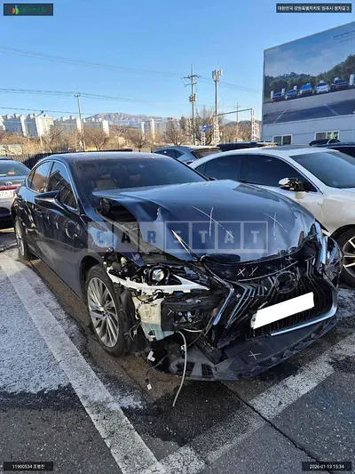 Photo 1 of 58: 2021 Lexus ES300h, VIN JTHBA1C1XM2003951 — Korean insurance auction