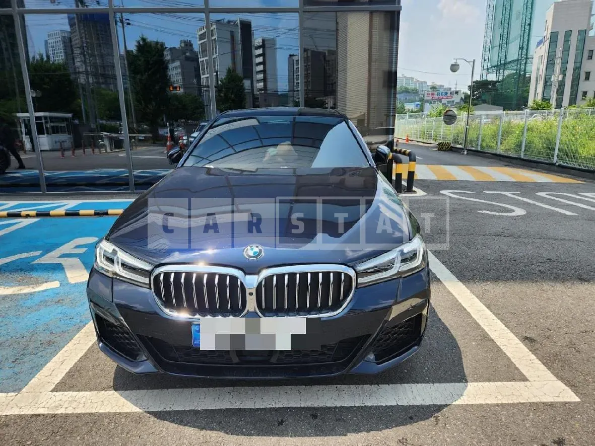 Photo 3 of 3: 2023 BMW (parts) 520i Light — Korean insurance auction