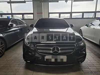 Photo 1 of 28: 2019 Mercedes-Benz E 300, VIN WDDZF4JB9KA579294 — Korean insurance auction