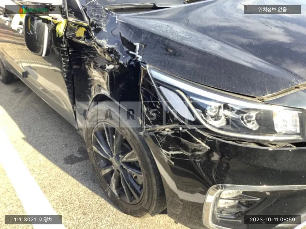 Photo 2 of 15: 2018 Kia Carnival Limousine, VIN KNAME81ABKS449915 — Korean insurance auction