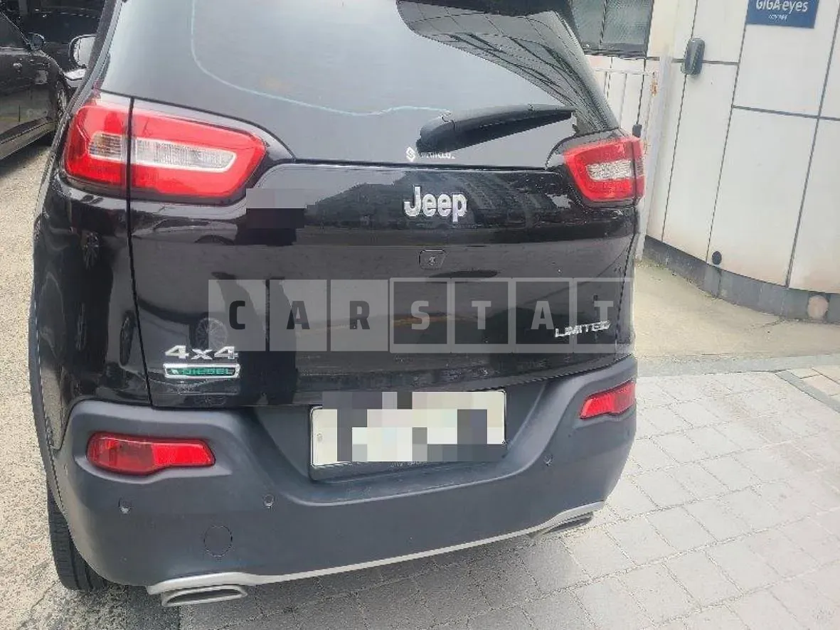 Photo 2 of 2: 2017 Jeep Cherokee 2.2 Limited 4WD — Korean insurance auction