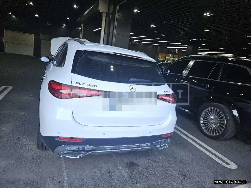 Photo 2 of 17: 2024 Mercedes-Benz GLC300 4Matic — Korean insurance auction