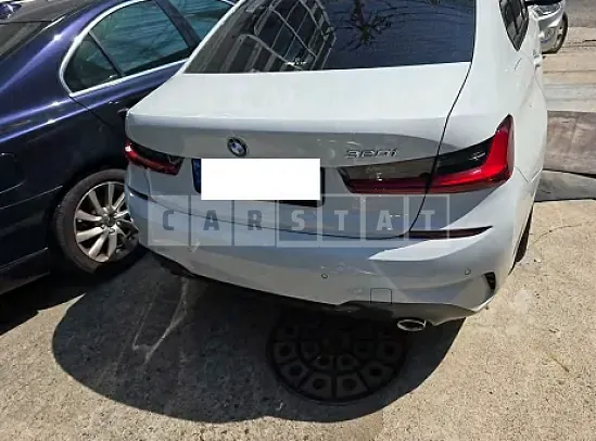 Photo 2 of 11: 2022 BMW 320i — Korean insurance auction